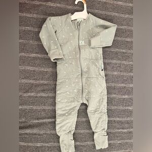 Ergopouch sleep onesie tog 2.5. Size 12-24 M
